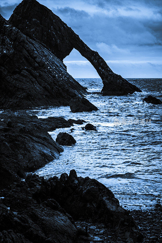 苏格兰Portknockie的Bow Fiddle Rock